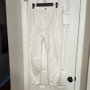 American Eagle Outfitters White high rise jeggings. GUC size 12 short